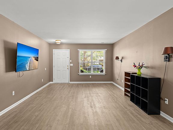 4th image of 8688 Grassy Oak Trl