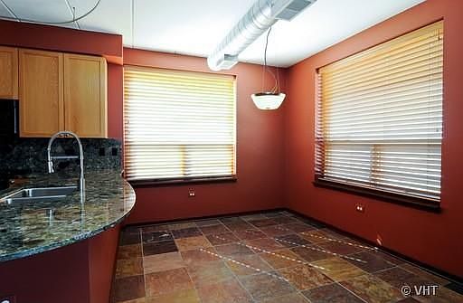 5th image of 1100 W Montrose Ave #Penthouse 802