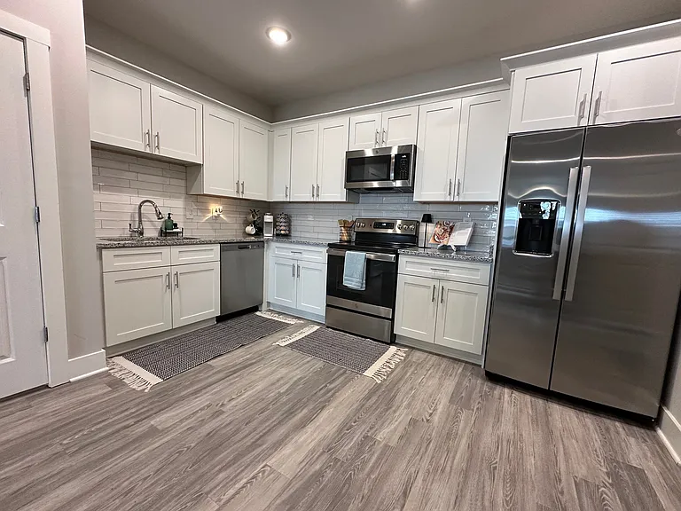 Pine Reserve Apartments — Photo 23