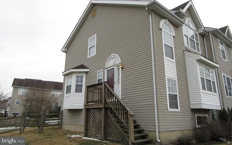 1st image of 24 Foxton Dr