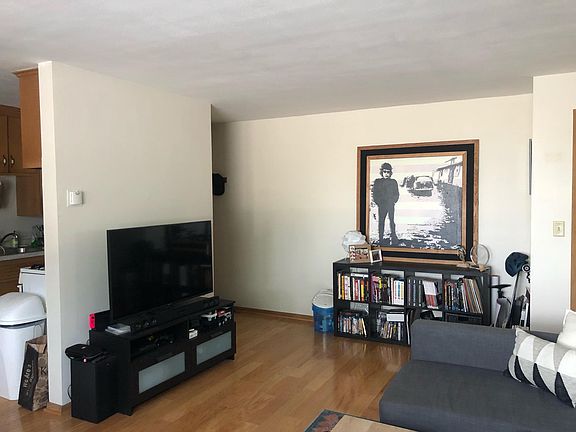 2nd image of 1015 W 26th St #1