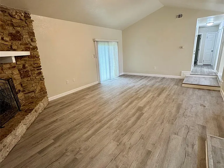 1205 Ramble Creek Dr — Photo 4
