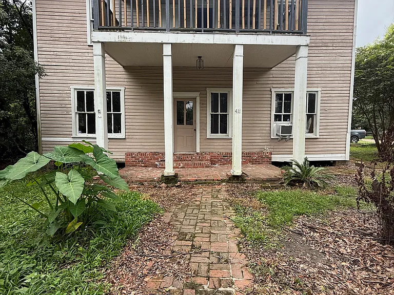 411 E Merry Ave #B — Photo 1