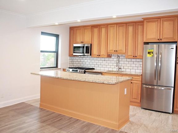 3rd image of 61 White Oak Street #5H