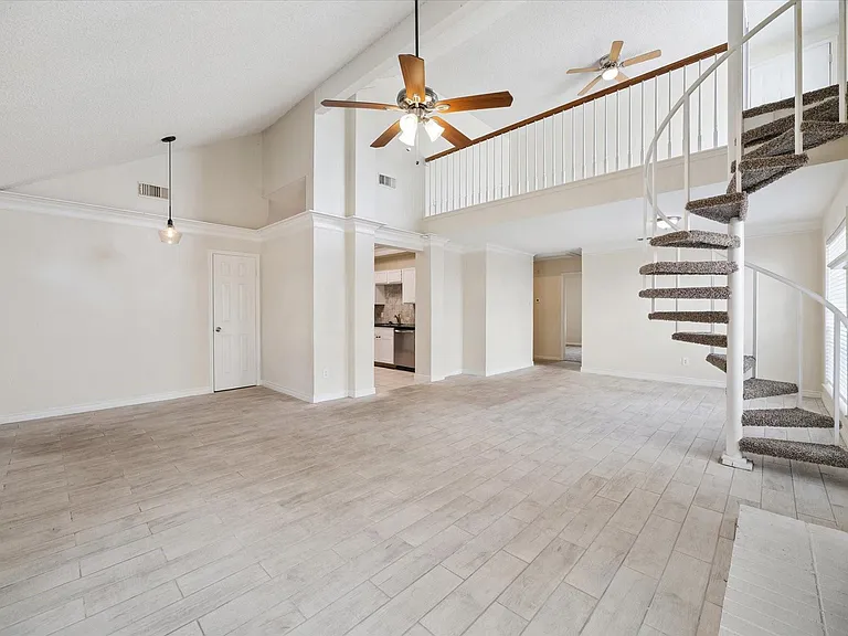 5715 S Magazine Cir — Photo 4