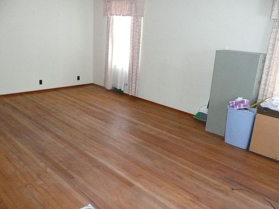 5th image of 1139 E Colfax Ave
