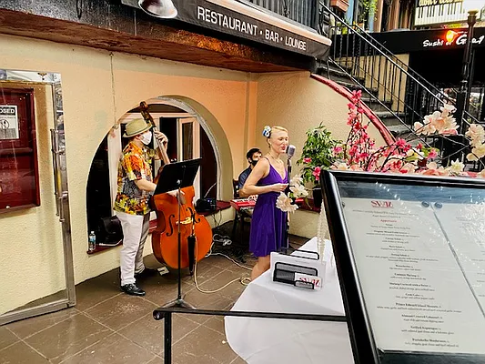 Rented by Bank Neary | media 33