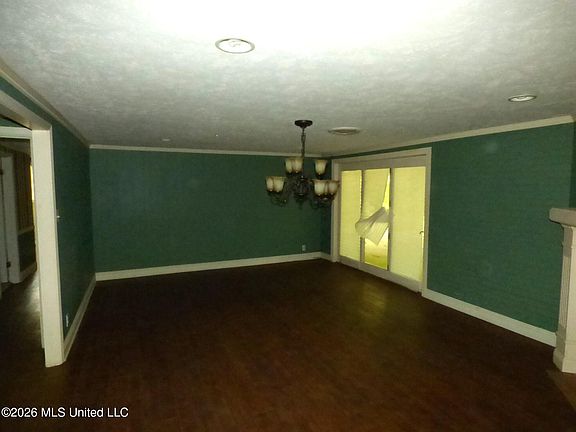 5th image of 370 Roan Ready Rd