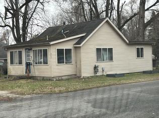 801 E Coffren St, Greenville, MI 48838