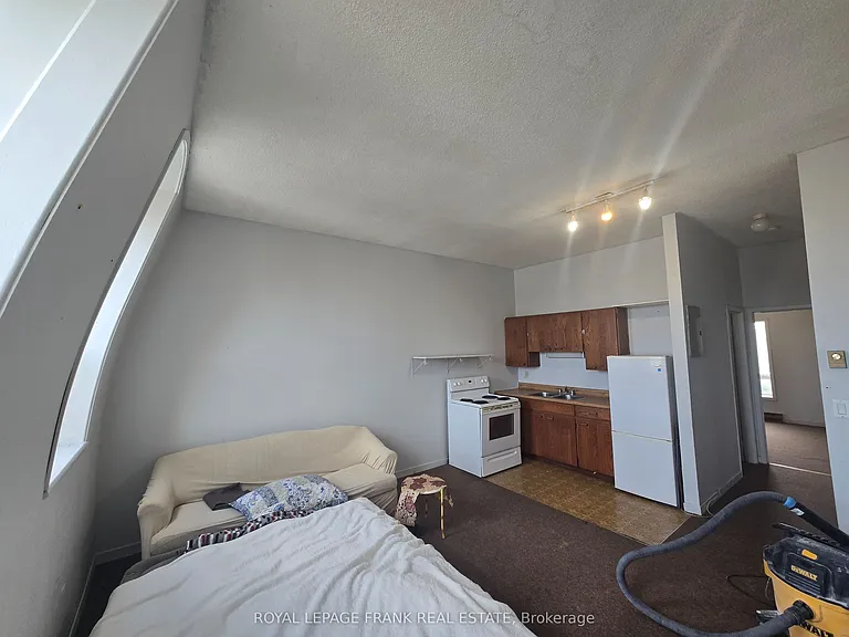 15 King St E #5 — Photo 1