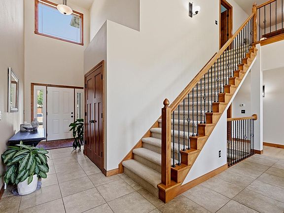 2nd image of 1606 S Carver LANE