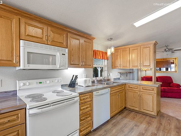 5th image of 4155 NE Three Mile Ln Unit 42