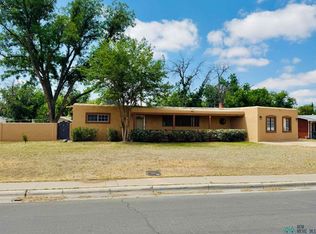 1421 N Country Club Cir, Carlsbad, NM 88220