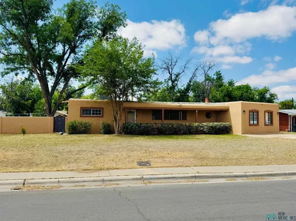 1421 N Country Club Cir, Carlsbad, NM 88220