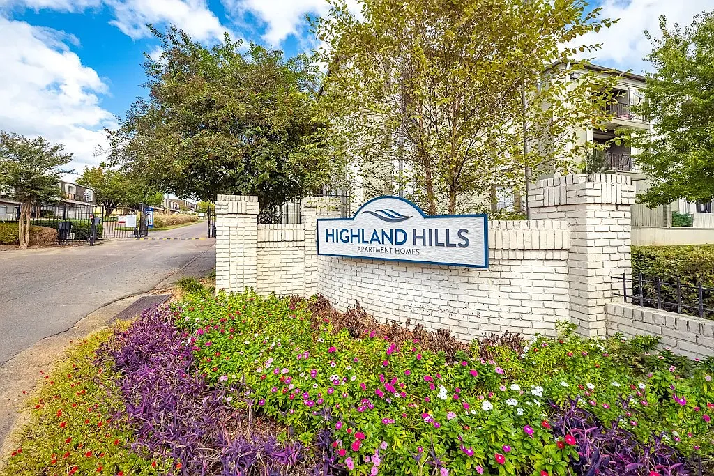 Highland Hills — Photo 1