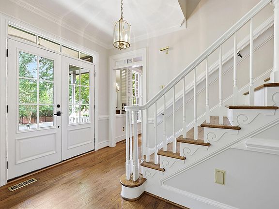 4th image of 7305 Bay Hill Ct