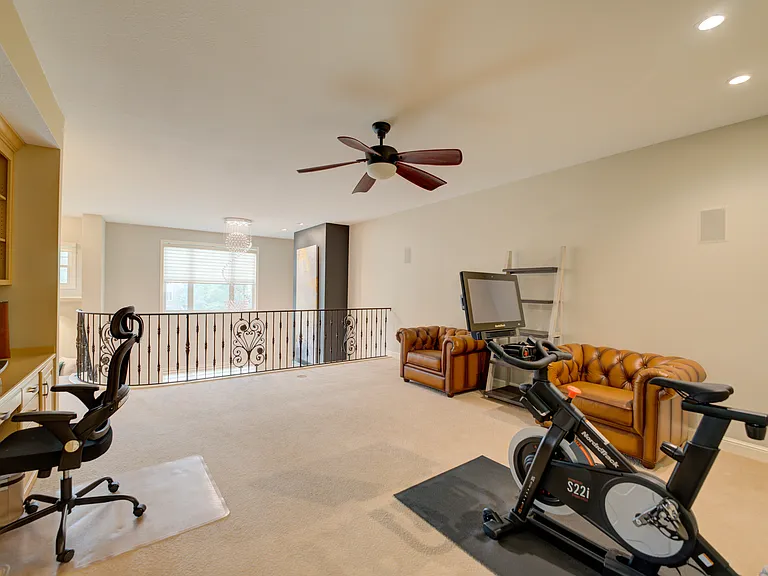 8 Astor Pl — Photo 26