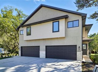 207 NW Orchard Ct, Lees Summit, MO 64063