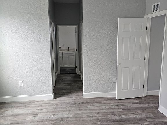 5th image of 3707 20th St E #1