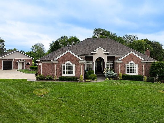 3rd image of 25206 E Lawnwood Ct