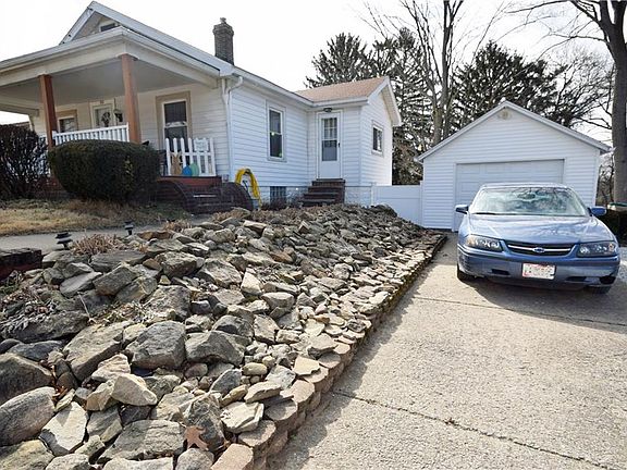 3rd image of 760 Orchard Ave