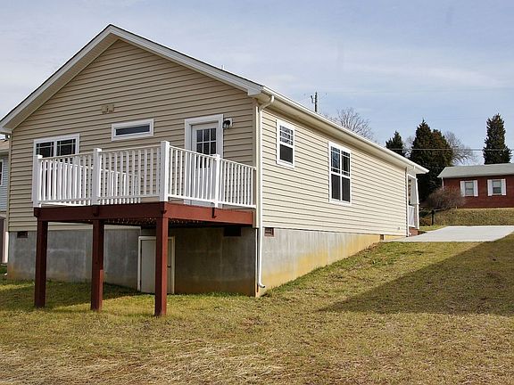 4th image of 3406 Belle Ave