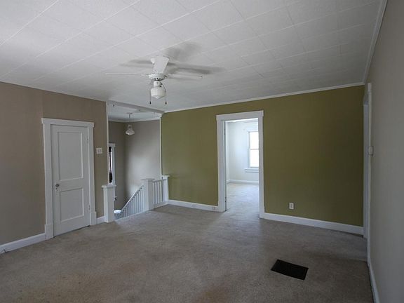 3rd image of 4317 Jamieson Ave Floor 2