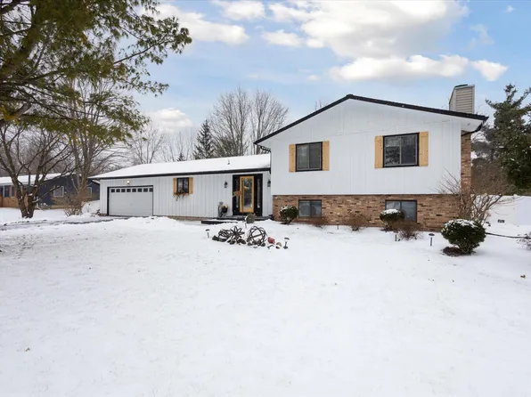 6967 Paddock Ln, Jackson, MI 49201