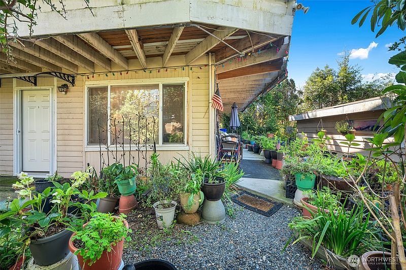 5th image of 324 3rd Avenue S