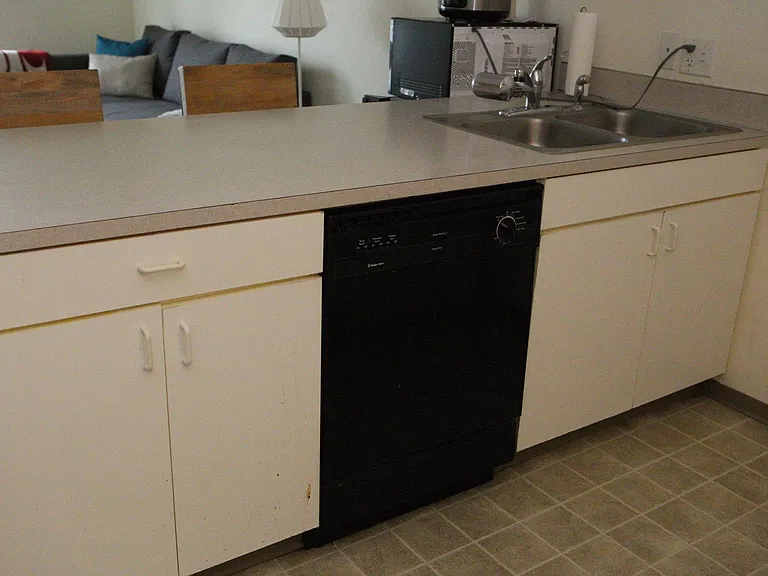 461 NE Morton St #3G — Photo 4