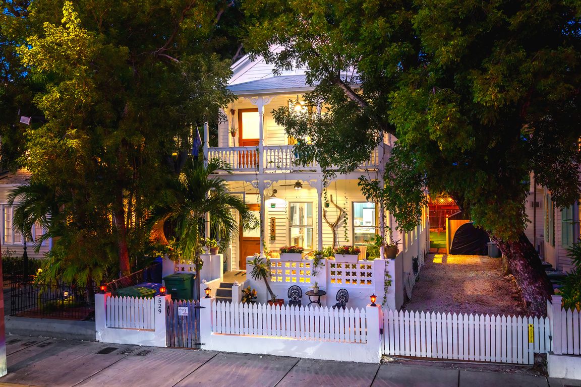 next background image