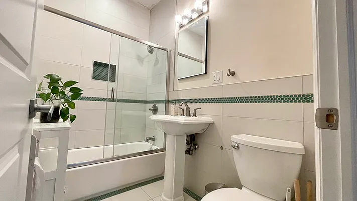 Rented by Strivers Management Group Corp (Brokerage) | media 26