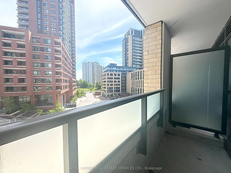 25 Kitney Dr #423 — Photo 9