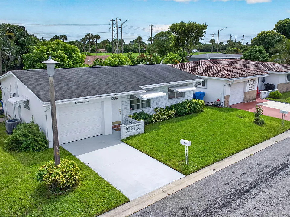 1010 NW 72nd Ter