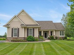 238 Muirfield Trl, Hudson, WI 54016