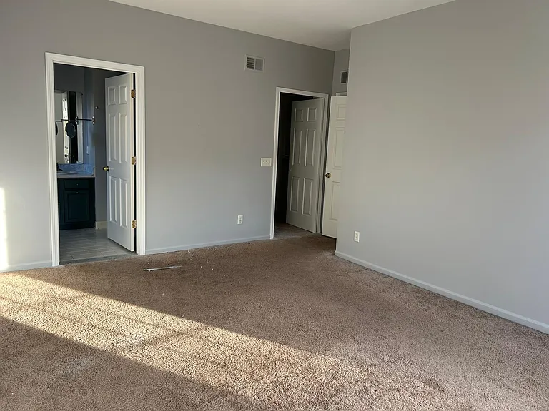 2141 Arcadia Dr — Photo 6