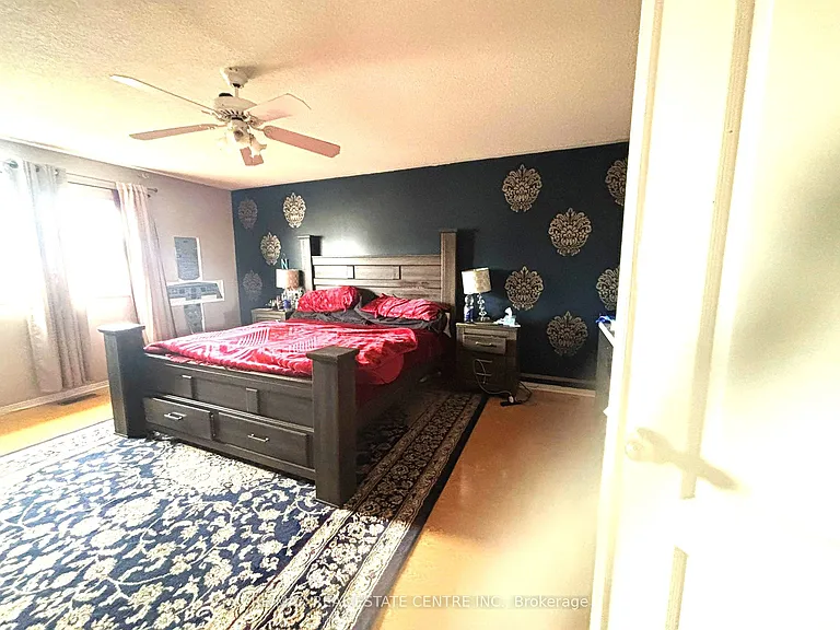 21 Robertson Davies Dr — Photo 8
