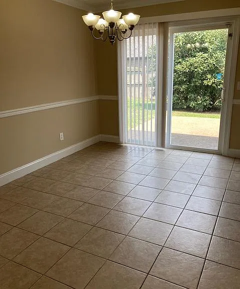 410 Mill Cir — Photo 5