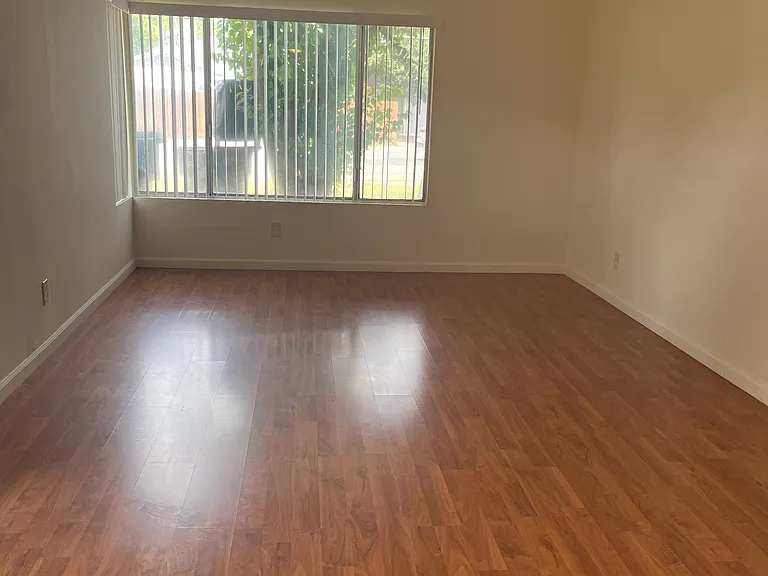 4600 Myrtle Ave — Photo 5