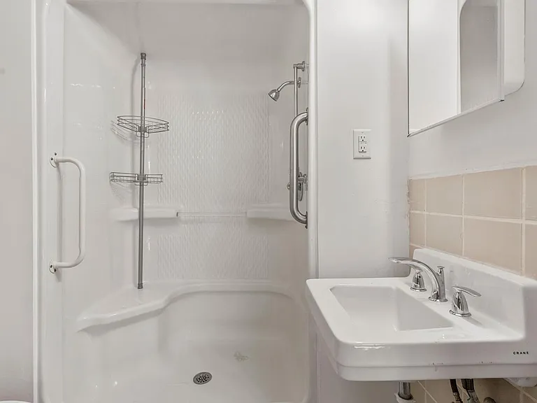 703 N Park 704 Tarn — Photo 12