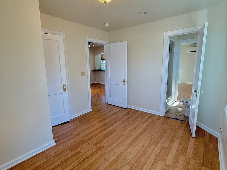 171 Alida St — Photo 9