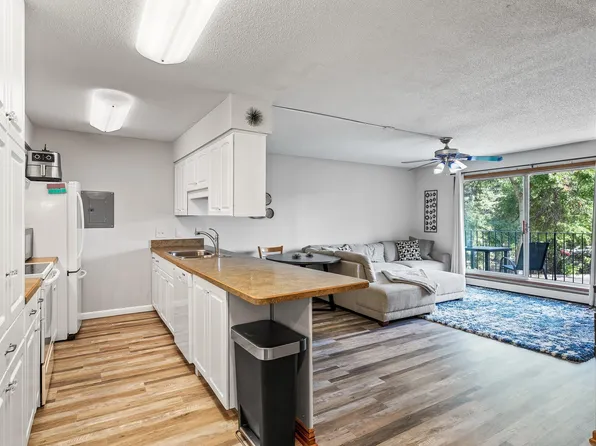 8935 Old Cedar Ave S APT 205, Bloomington, MN 55425