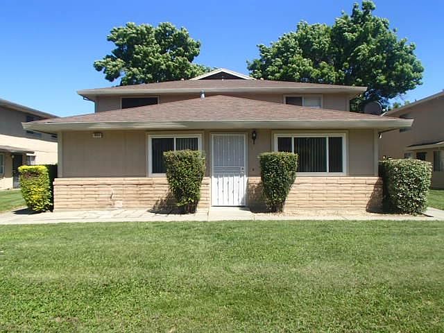 1st image of 1950 Duxburry Ln APT 1