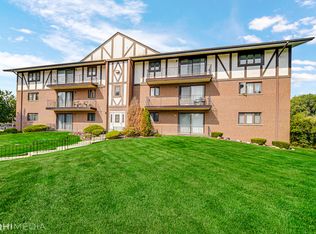 11000 Theresa Cir #1D, Palos Hills, IL 60465