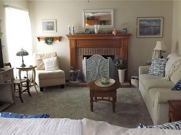 3rd image of 4031 Hunters Brook Ct