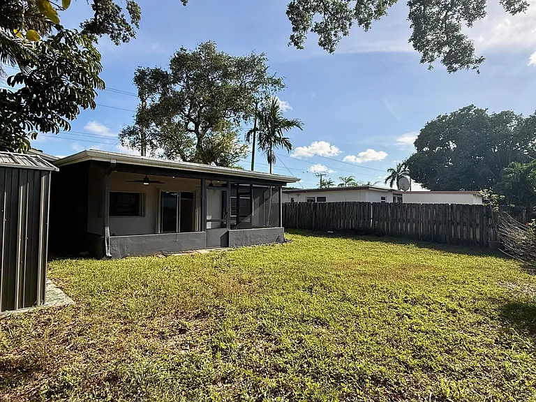 4411 Thomas St — Photo 19