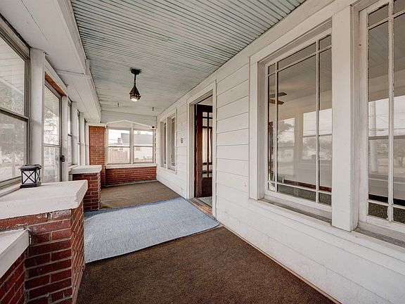 4th image of 2600 N Heidelbach Ave