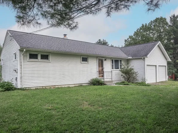 68 Hardy Rd, Johnson City, NY 13790