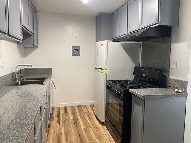 2 bed, 800 sqft, $2,550 — Photo 4