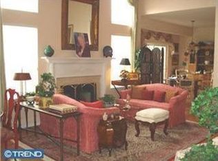 16 Roslyn Dr, Delran, NJ 08075